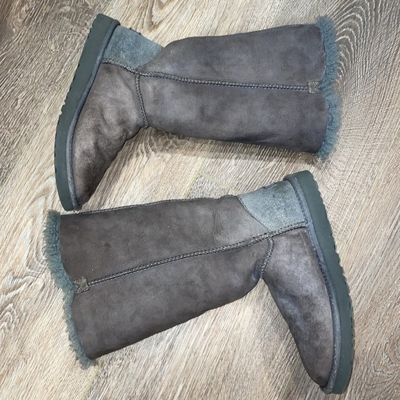 UGG BAILEY BUTTON TRIPLET II BOOT SIZE WOMENS 8 - Picture 5 of 9